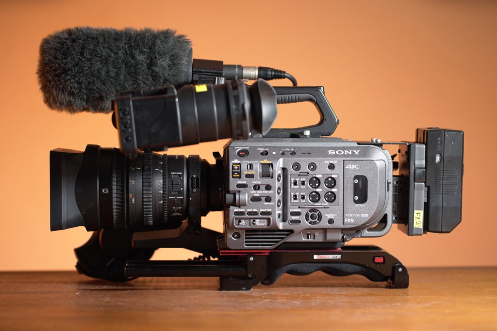 Camera Sony FX9 en configuration ENG en location à Cannes Nice Monaco